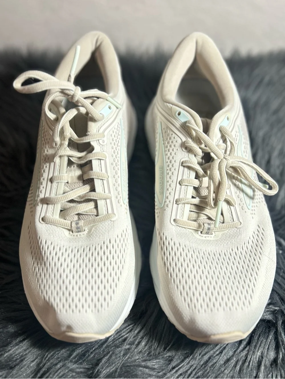 BROOKS ARIEL GTS 23 CHATEAU GREY/WHITE SAND RUNNING Beige/White Sneaker Sz8.5